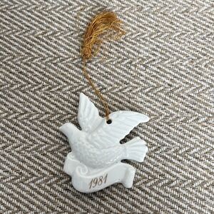 Christmas Ornament Vintage 1981 Avon Christmas Remembrance Ceramic Peace Dove
